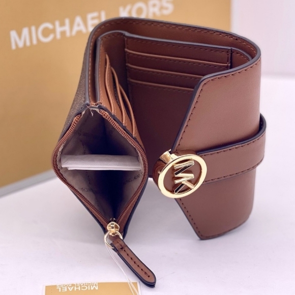 Michael kors wallet - Picture 5 of 12